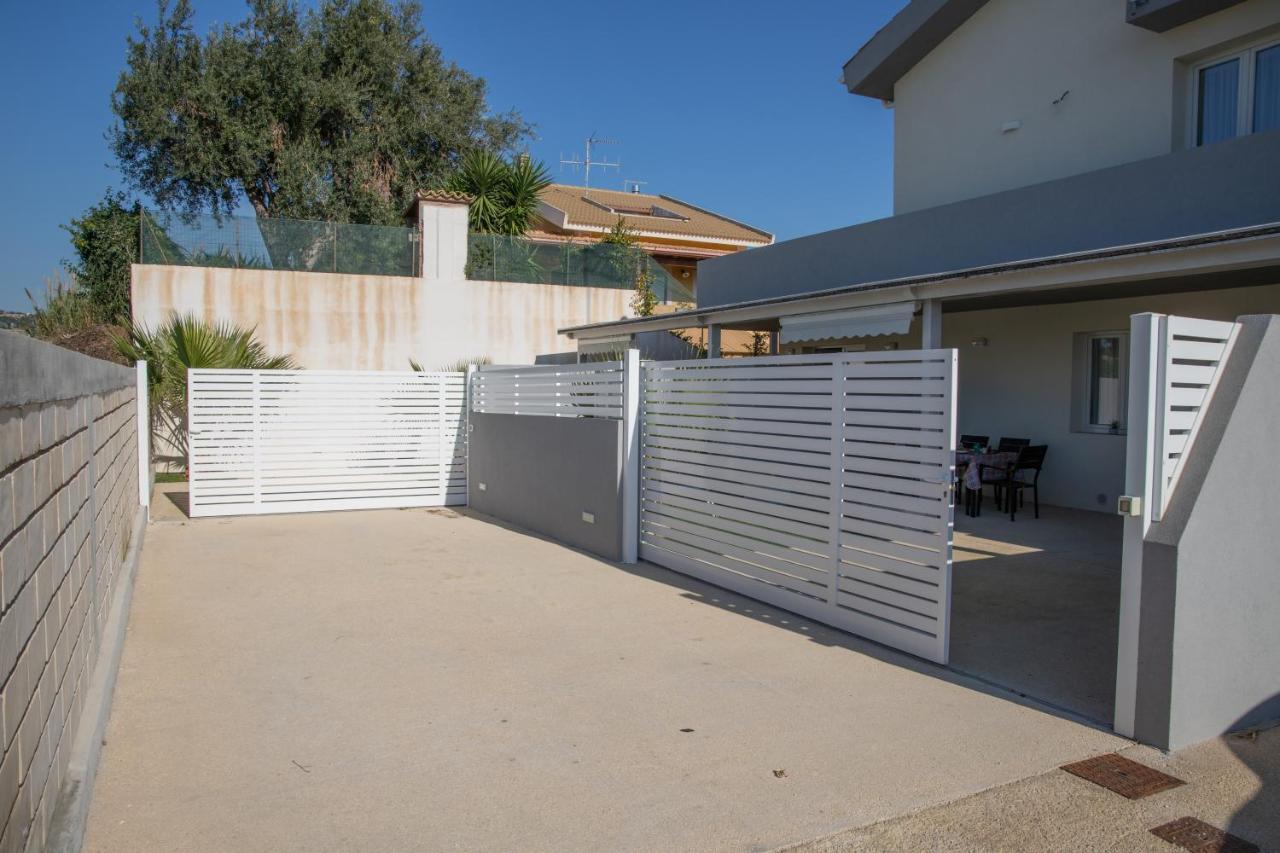 Casa Malaga Apartman Marina di Ragusa Kültér fotó
